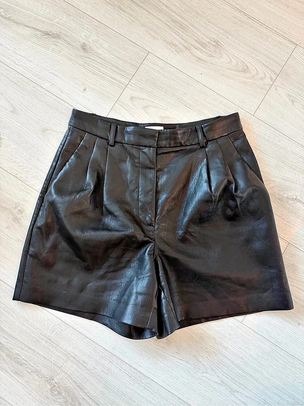 Wilfred Limerick Shorts